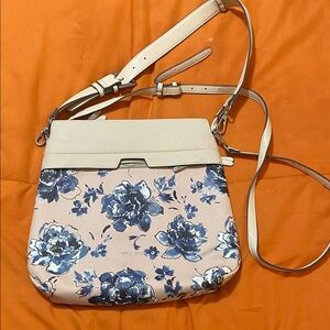 Elegant Floral Crossbody Bag in Cream and Blue